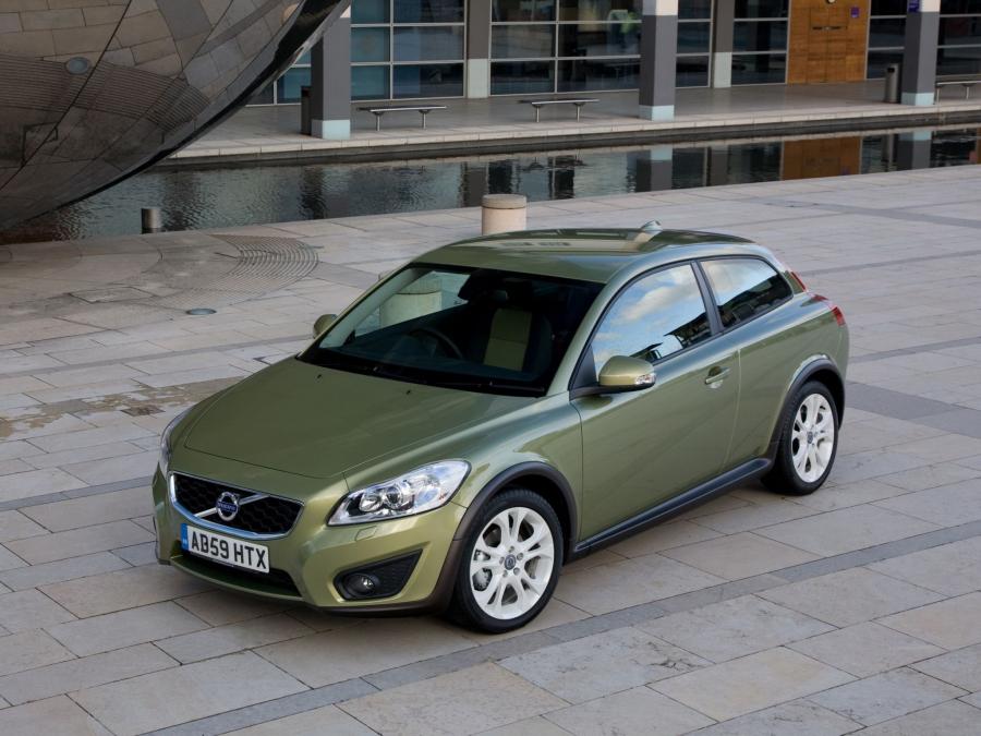  Volvo C30 2 0D 2010 года  (UK) (фото 15 из 16)